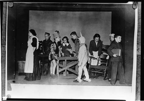 Federal Theatre Project: A Triumph of Depression-Era Entertainment and Social Commentary?