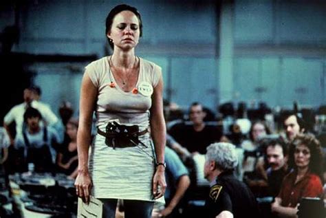 Norma Rae! A Gripping Tale of Labor Rights and Personal Empowerment Set Against the Backdrop of 1970s Textile Industry